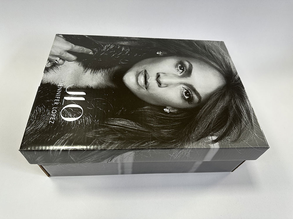 服裝(zhuang)彩盒定制